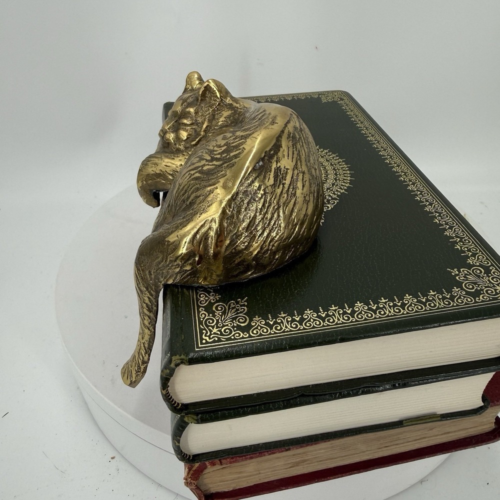 VINTAGE BRASS SLEEPING KITTEN BOOK SITTER DECORATIVE FIGURINE - Picture 4 of 10